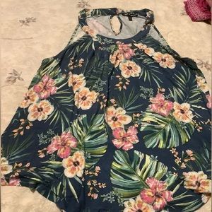 Cable & Gauge large top comfortable stretchy